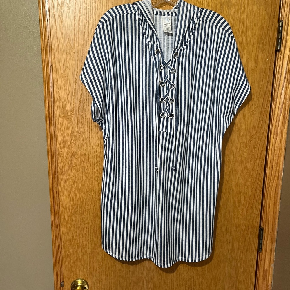Time and Tru Blue and White Mandarin Collar Tunic